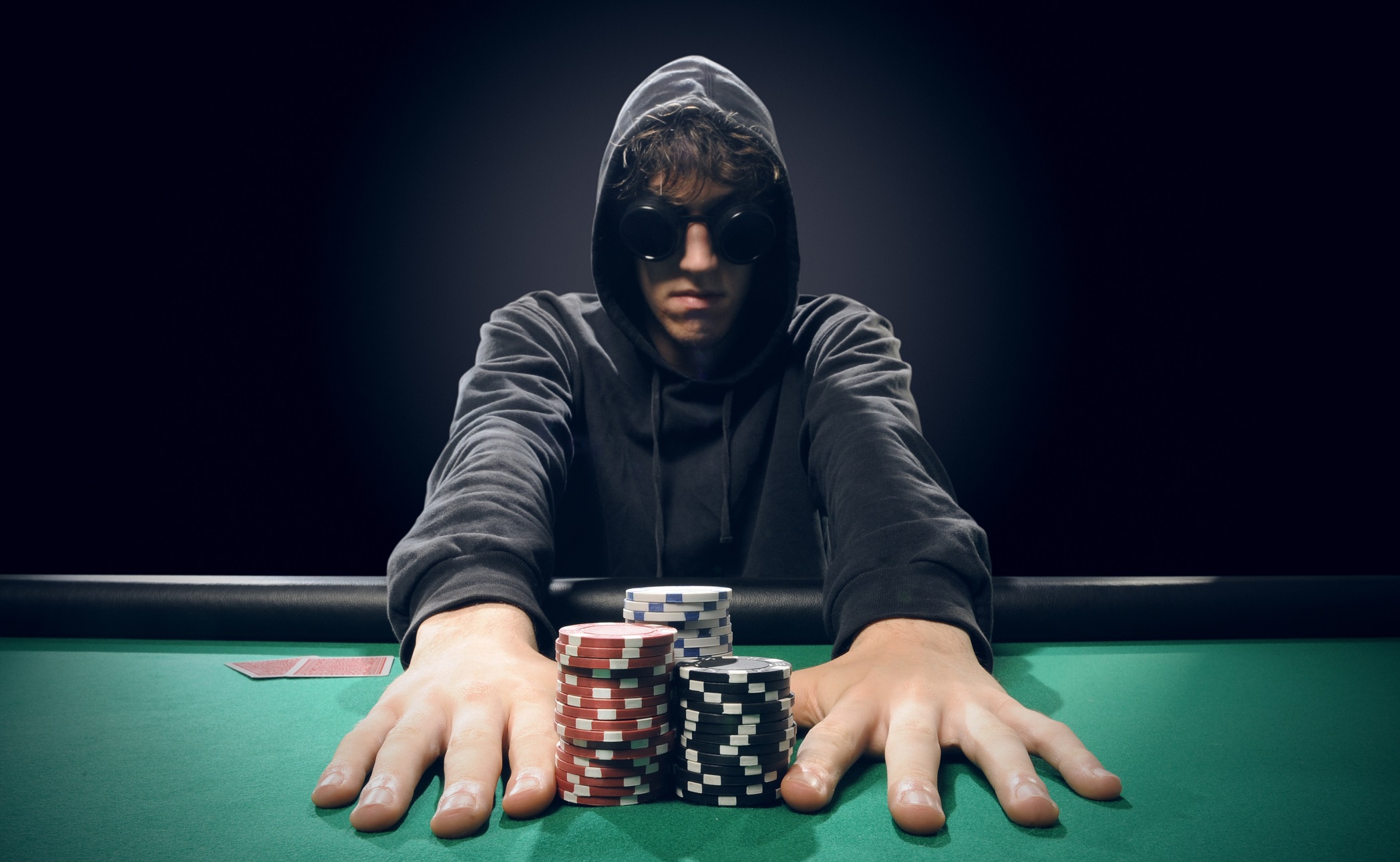 Mastering the Art of Bluffing: Strategies for Successful Poker Play